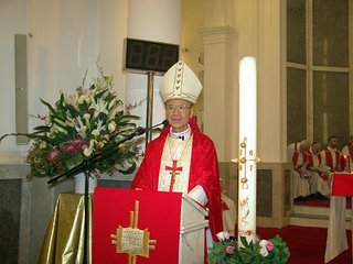 2007.10.13_bishop_tong_at_st_margaret_church