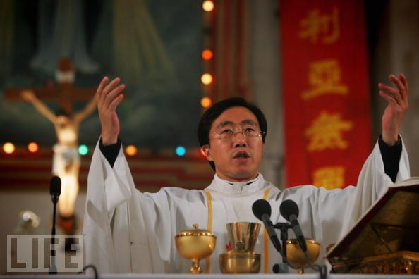 prete_cattolico_cinese