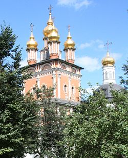 250px-the_gate_church_troitse_sergiyeva_lavra
