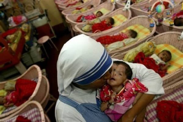 INDIA_-_suore_madre_teresa_600_x_399