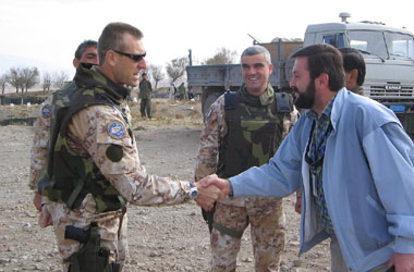 1_13546_Afghanistan_-_Militari_italiani_i_afganeMedium