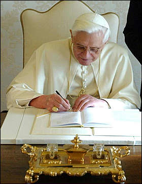 ansa_11727139_16380_benedetto_xvi