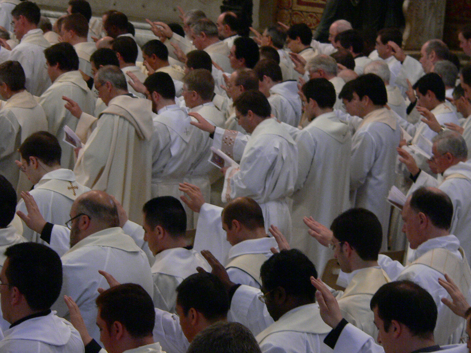 cardinale_ai_sacerdoti