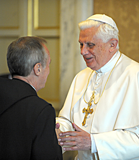 papa_e_monaci_foto_osservatore_vaticano