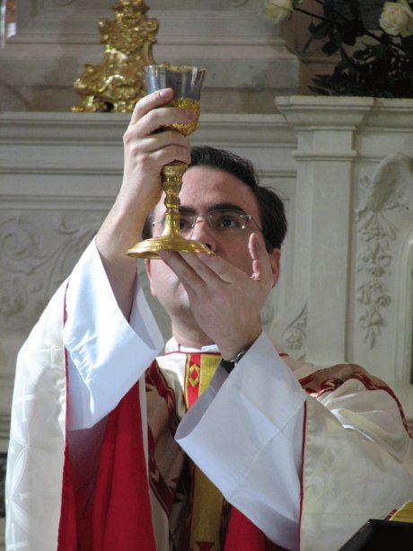 sacerdote_all_elevazione