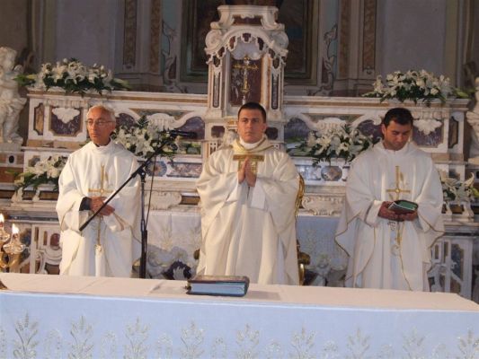 sacerdote_come_dio_comanda