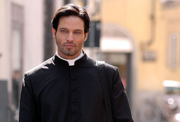 sacerdote_televisivo