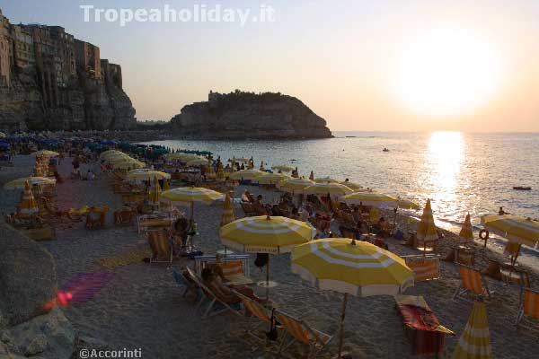 tropea-spiaggia-roccette